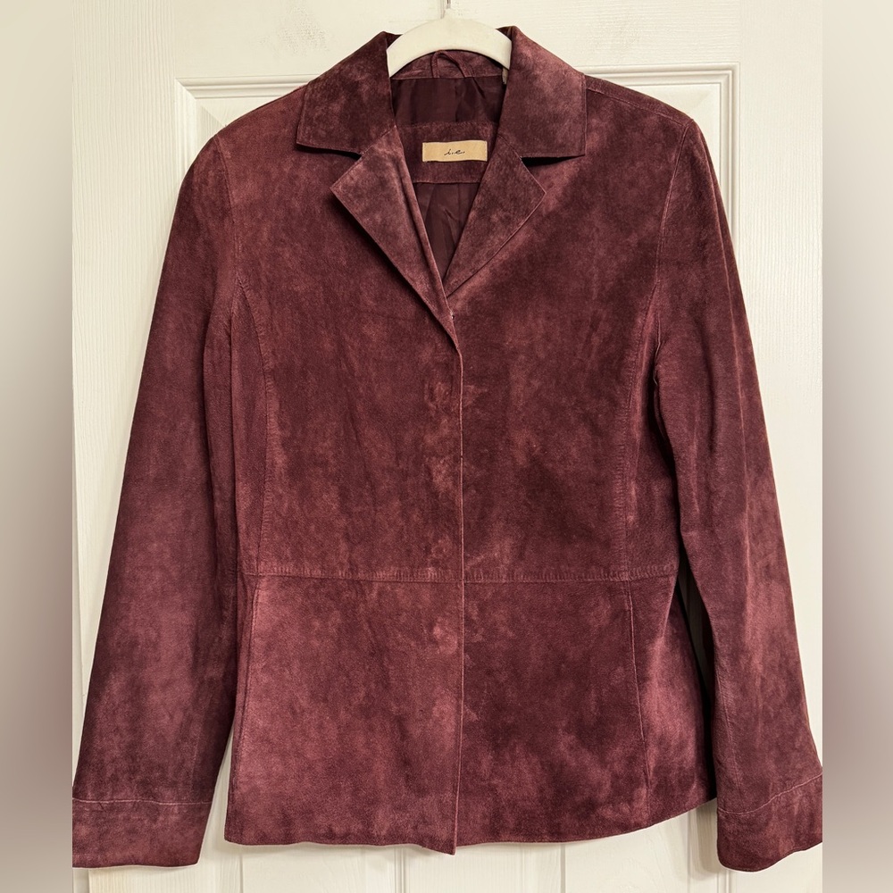 Elegant Suede Blazer in Rich Burgundy